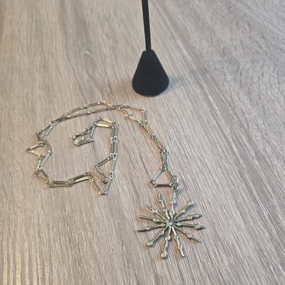 Waxing Poetic Goldtone 30 Inch Crystal Snowflake And Earring Set-GORGEOUS!!!